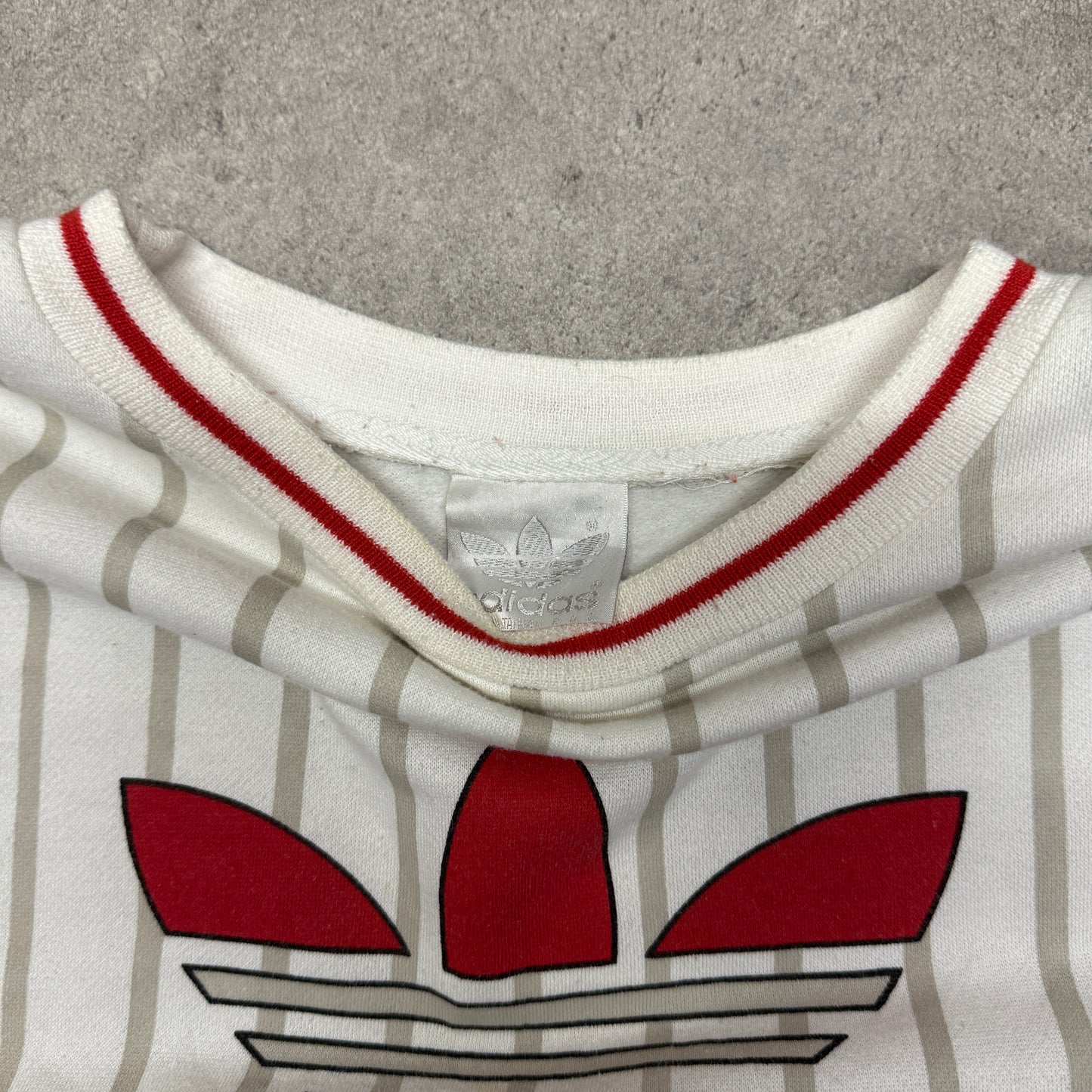 Adidas International  Vintage Sweatshirt Size XL White